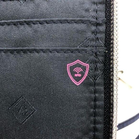 Vera Bradley navy quilted All In One RFID cross body purse - Picture 4 of 11